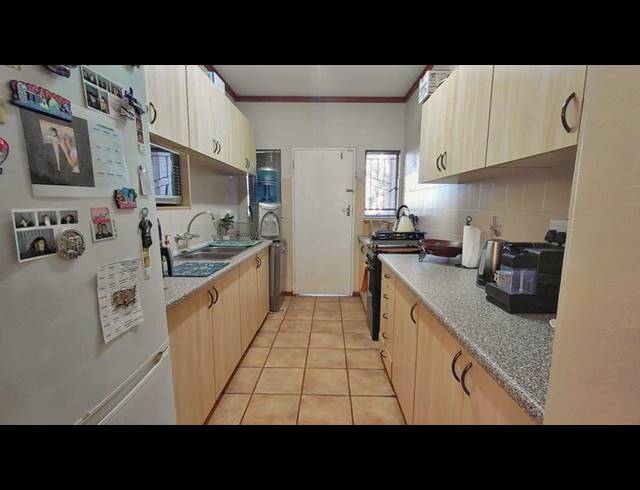 2 BEDROOM TOWNHOUSE FOR SALE IN LANGENHOVENPARK